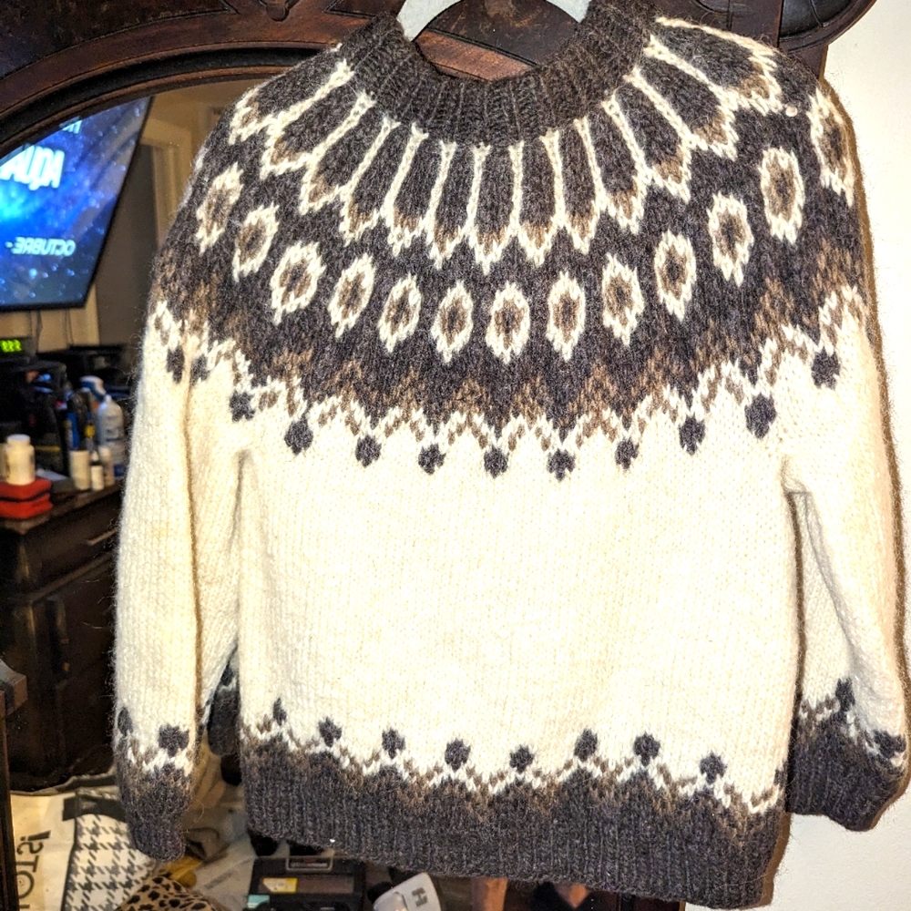Icelandic Wool Sweater Sz. Medium